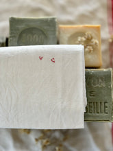 Load image into Gallery viewer, Vintage French Linen Torchon