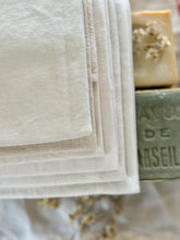 Load image into Gallery viewer, Vintage French Linen Torchon