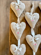 Load image into Gallery viewer, Heart Peg Hangers
