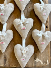 Load image into Gallery viewer, Heart Peg Hangers
