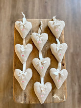 Load image into Gallery viewer, Heart Peg Hangers
