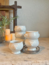 Load image into Gallery viewer, Bitty Lion Head Bowl
