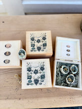 Load image into Gallery viewer, Boxed Quail Eggs {Set}
